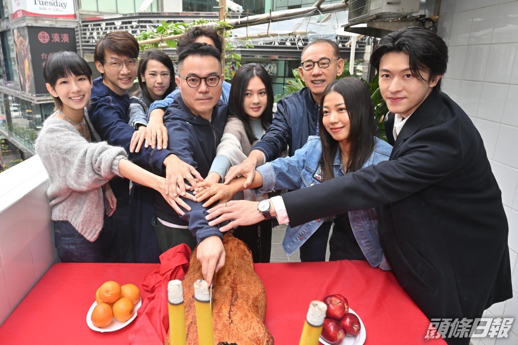 英皇集團主席楊受成博士親自主持拜神儀式。